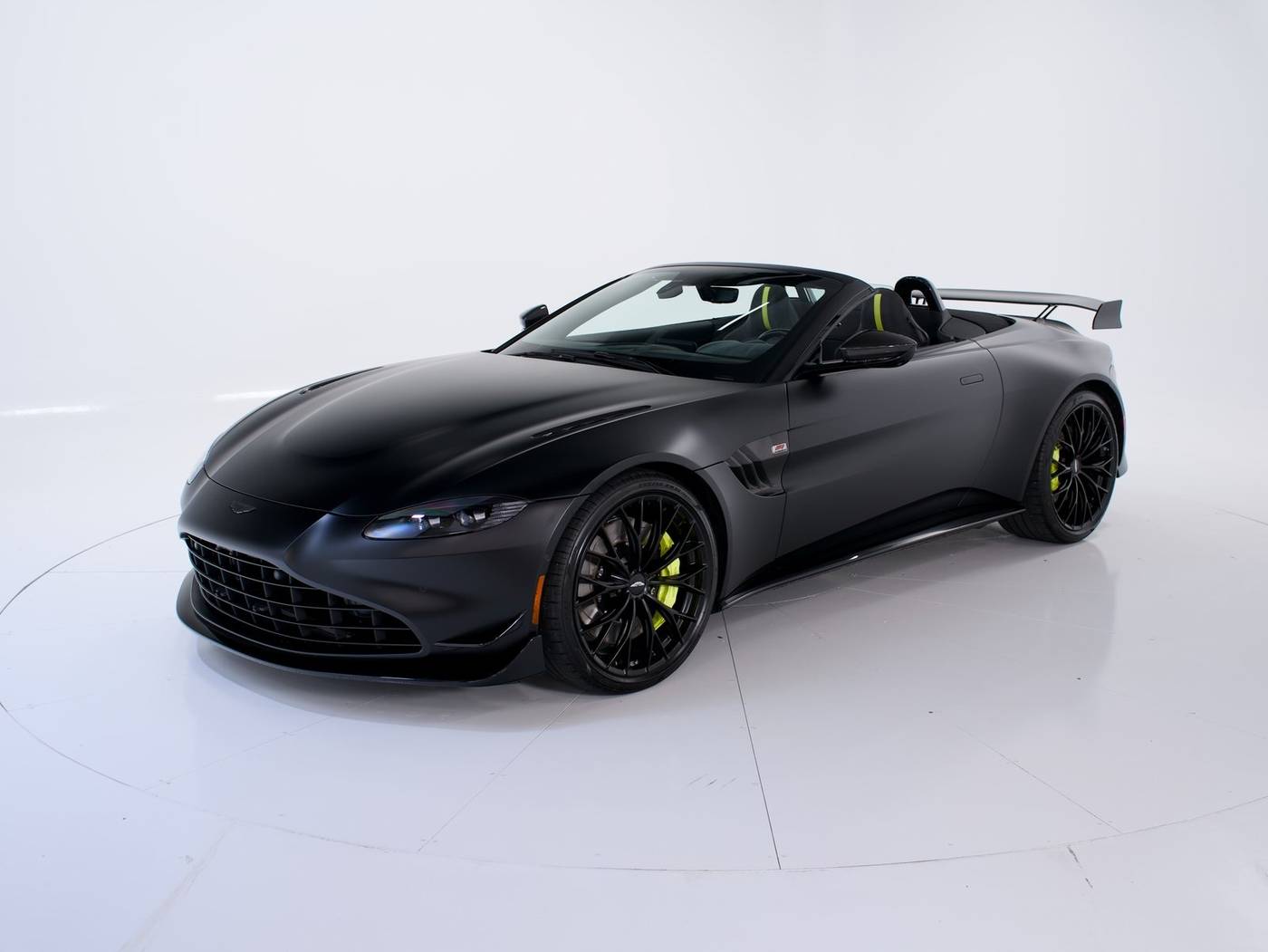 2023 Aston Martin Vantage