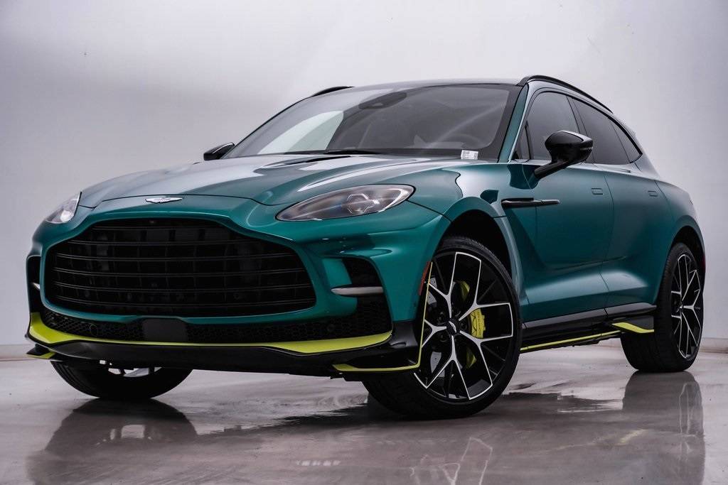 2025 Aston Martin DBX