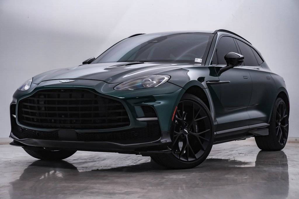 2025 Aston Martin DBX
