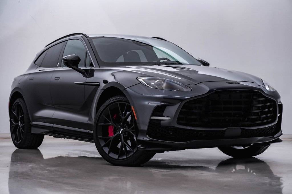 2025 Aston Martin DBX