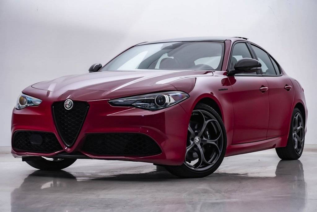 2023 Alfa Romeo Giulia Estrema — Sedan — 9,711 mi — Downers Grove, IL
