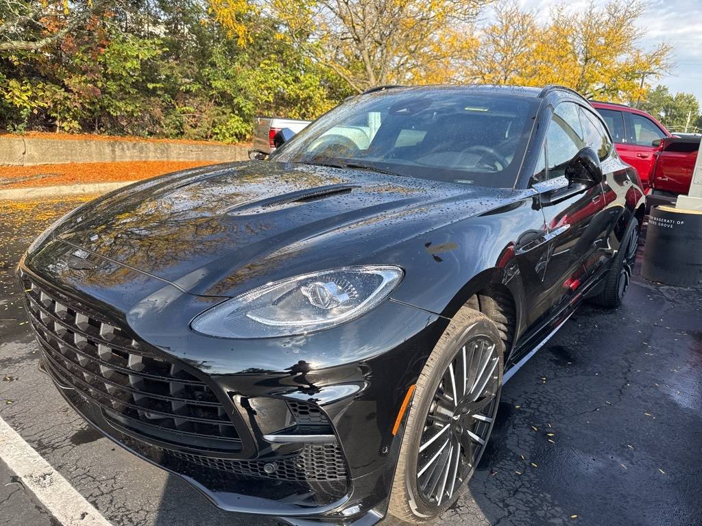 2025 Aston Martin DBX