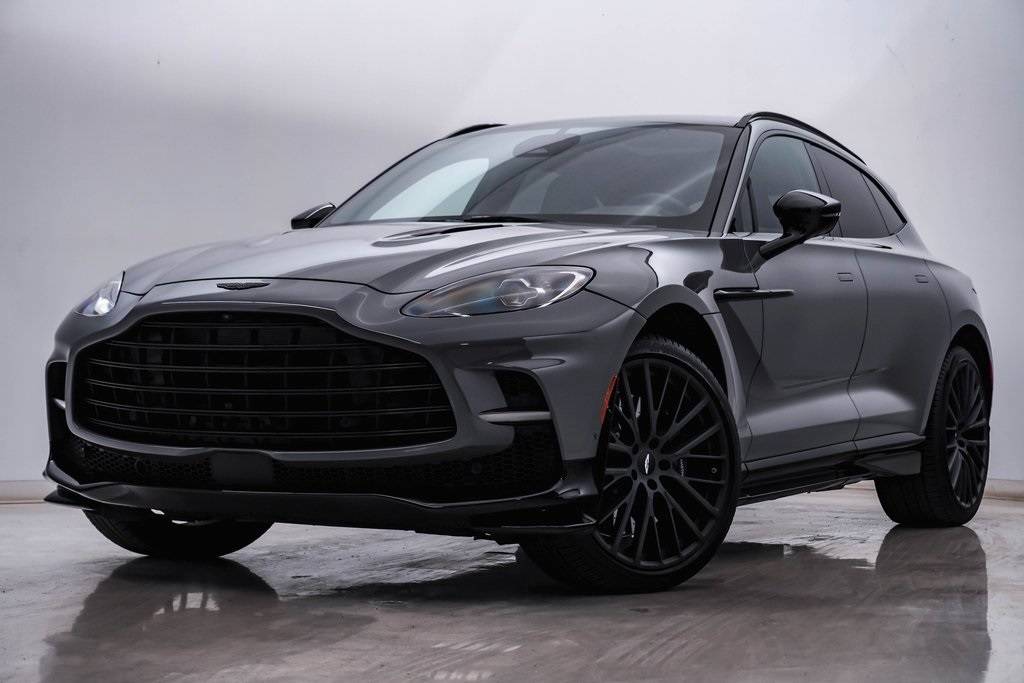 2025 Aston Martin DBX