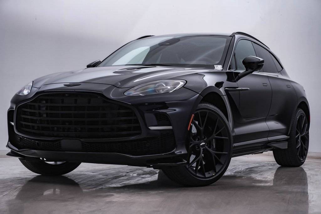 2025 Aston Martin DBX