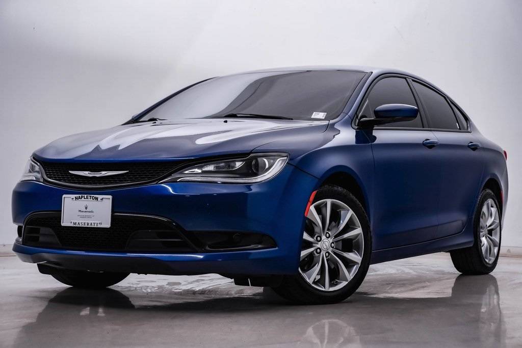 2015 Chrysler 200 S — Sedan — 142,686 mi — Downers Grove, IL