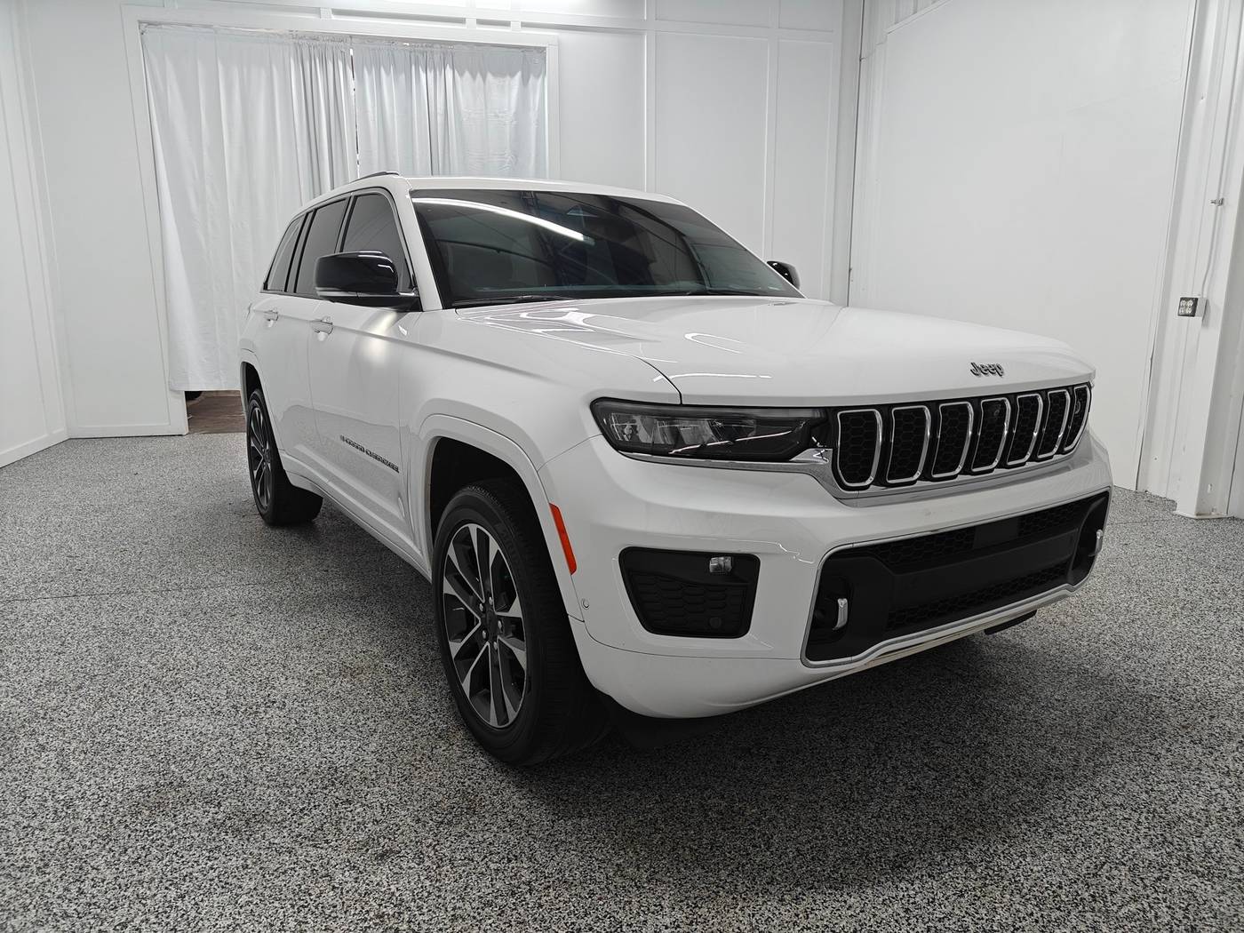 2023 Jeep Grand Cherokee Overland — SUV — 33,174 mi — Atlanta, GA