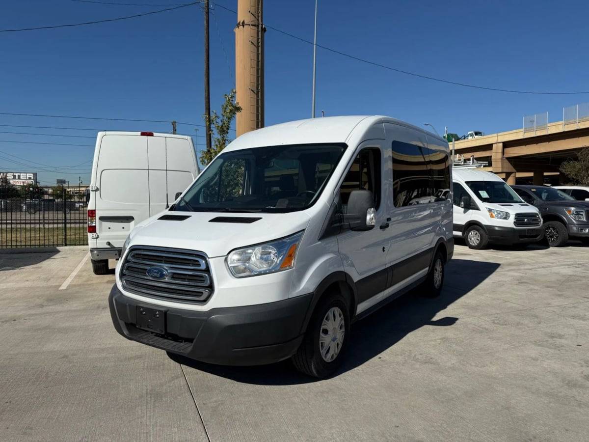 2019 Ford Transit Passenger Wagon T-150 XLT — Passenger Van — 32,967 mi — Dallas, TX