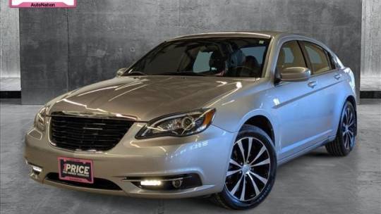 2013 Chrysler 200 Touring — Sedan — 110,845 mi — Amherst, OH