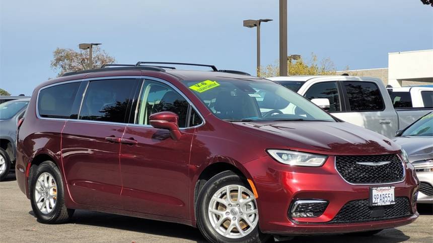 2022 Chrysler Pacifica Touring L — Minivan — 61,179 mi — Petaluma, CA
