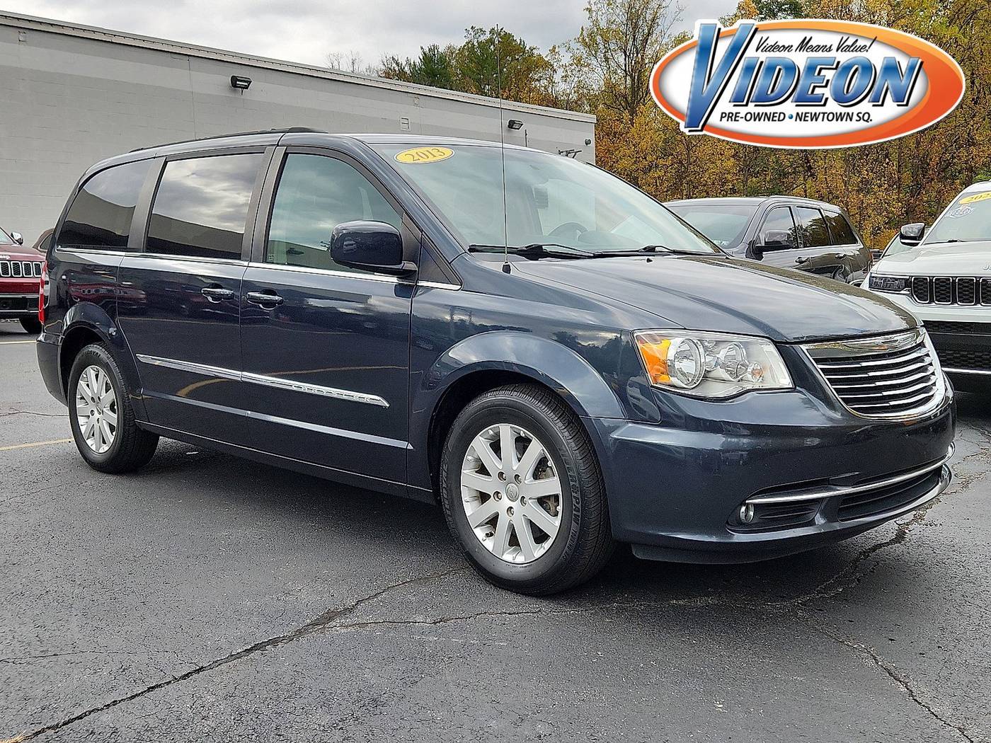 2013 Chrysler Town & Country Touring — Minivan — 111,690 mi — Newtown Square, PA