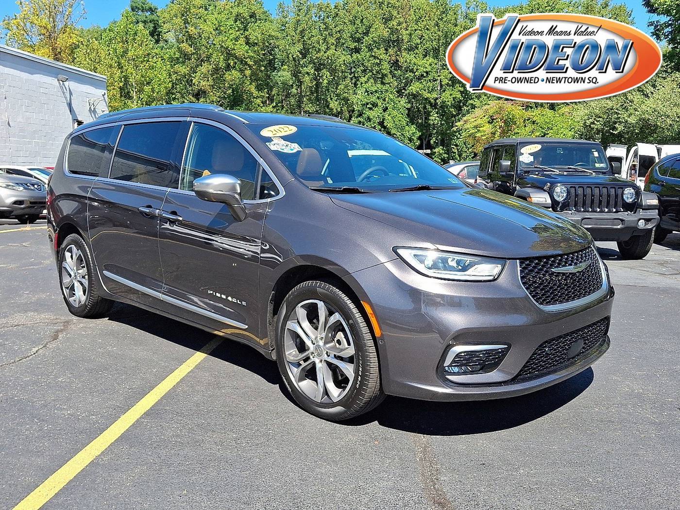 2022 Chrysler Pacifica Pinnacle — Minivan — 44,325 mi — Newtown Square, PA