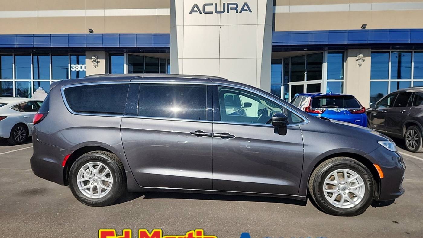 2022 Chrysler Pacifica Touring L — Minivan — 67,027 mi — Indianapolis, IN