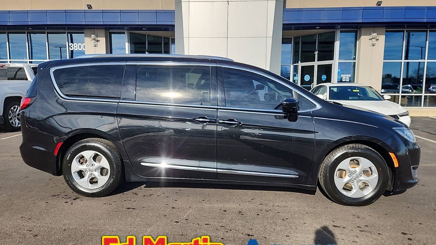 2017 Chrysler Pacifica Touring L Plus — Minivan — 161,700 mi — Indianapolis, IN