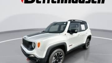 2023 Jeep Renegade Trailhawk — SUV — 10,827 mi — Lockport, IL