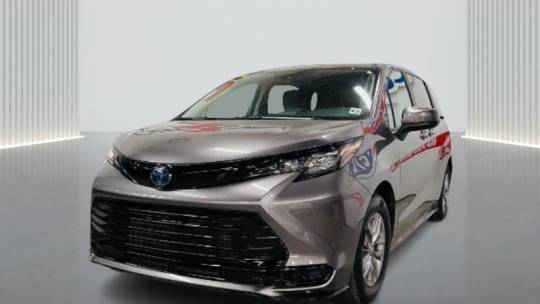 2022 Toyota Sienna LE — Minivan — 44,136 mi — East Windsor, NJ