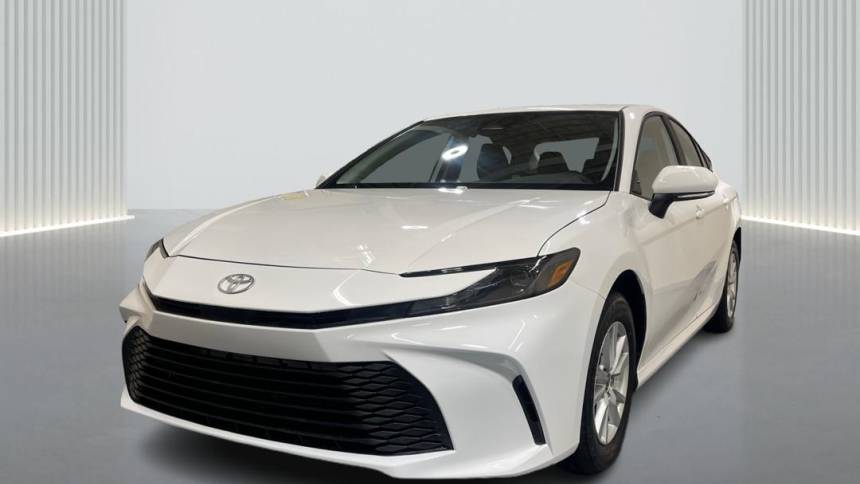 2025 Toyota Camry SE — Sedan — 5,111 mi — East Windsor, NJ