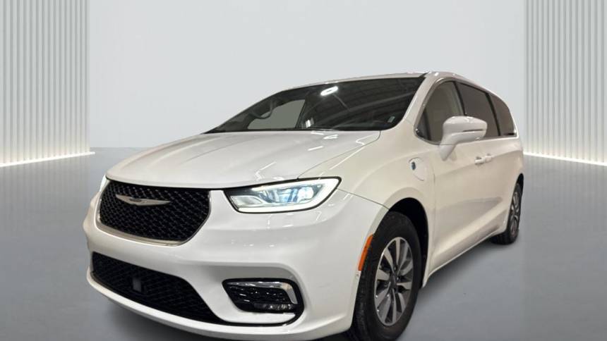 2022 Chrysler Pacifica Hybrid Touring L — Minivan — 71,909 mi — East Windsor, NJ