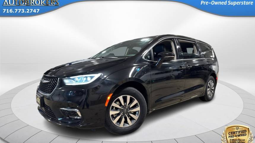 2023 Chrysler Pacifica Hybrid Touring L — Minivan — 49,991 mi — Grand Island, NY