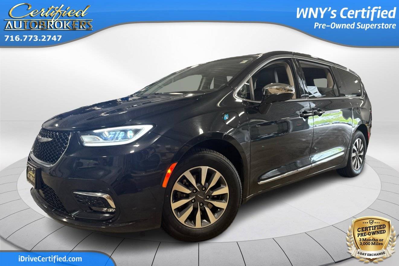 2023 Chrysler Pacifica Hybrid Limited — Minivan — 59,655 mi — Grand Island, NY