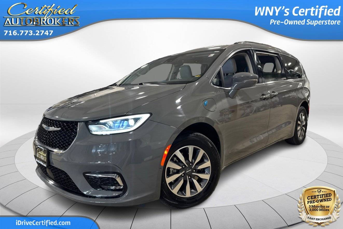 2021 Chrysler Pacifica Hybrid Touring L — Minivan — 56,885 mi — Grand Island, NY