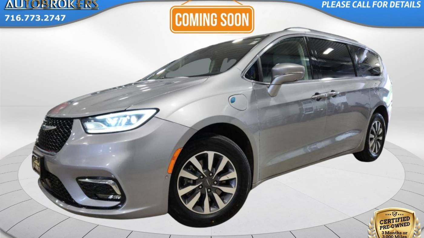 2021 Chrysler Pacifica Hybrid Touring L — Minivan — 68,651 mi — Grand Island, NY
