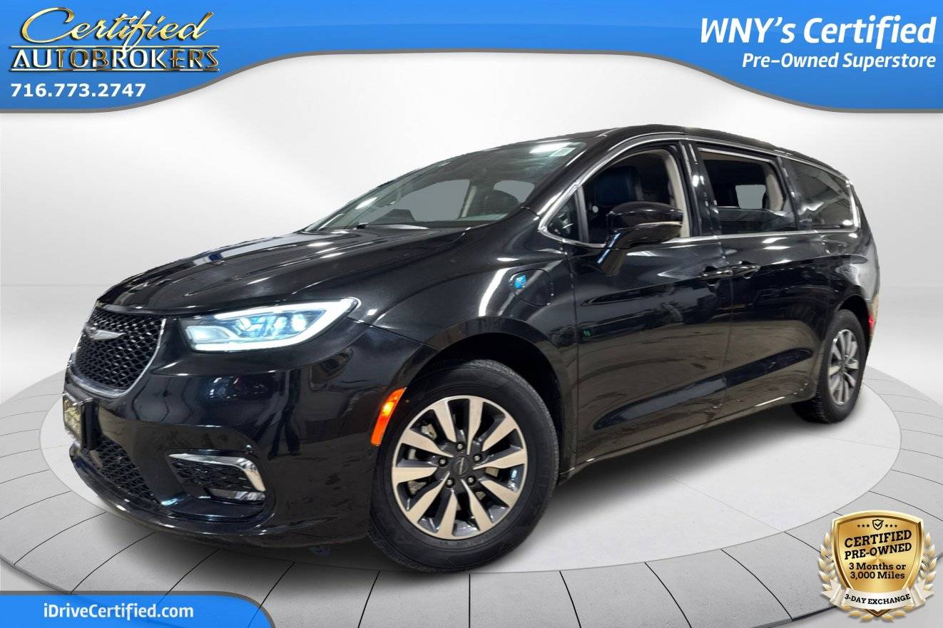 2023 Chrysler Pacifica Hybrid Touring L — Minivan — 57,206 mi — Grand Island, NY