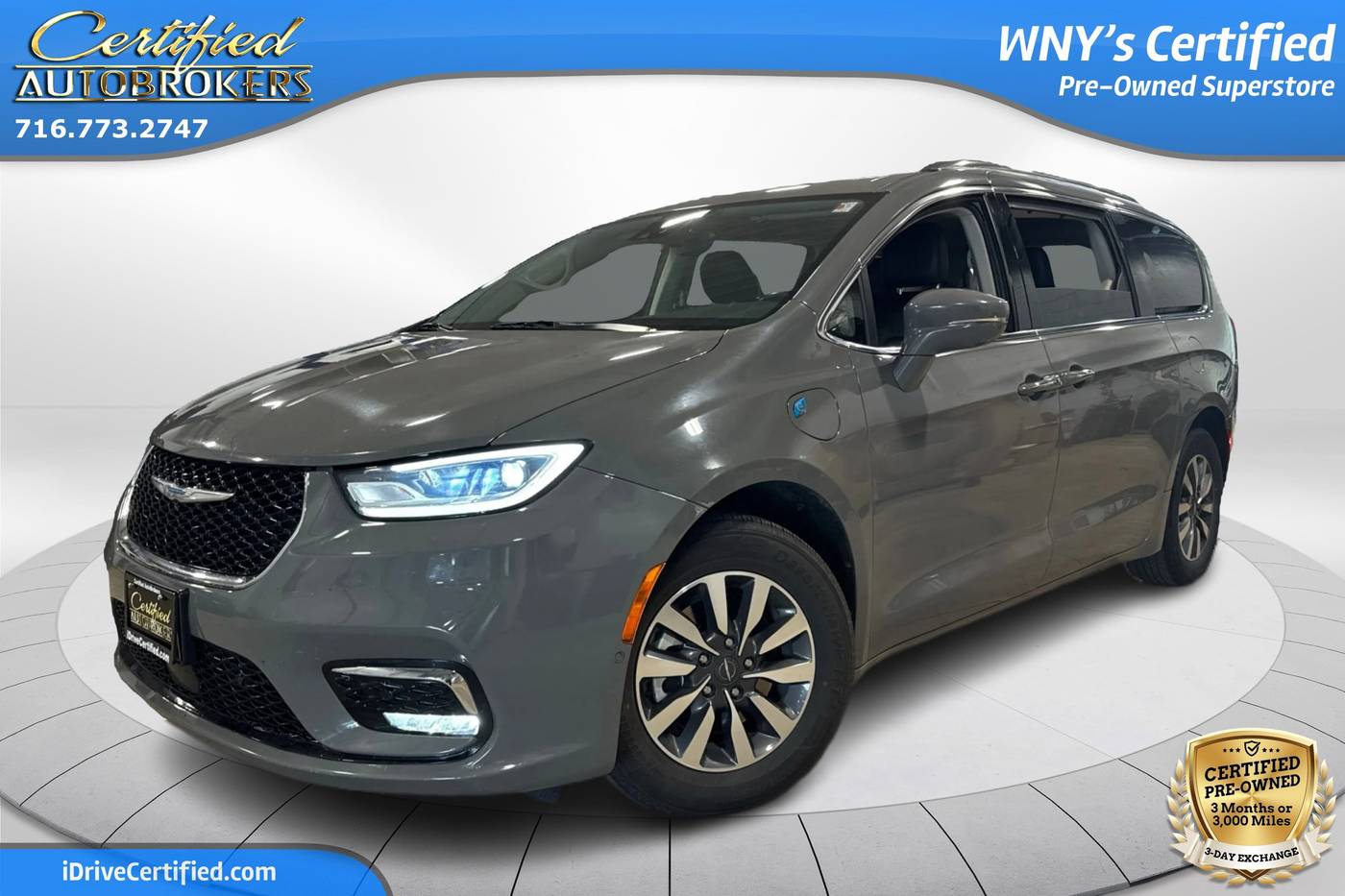 2021 Chrysler Pacifica Hybrid Touring L — Minivan — 72,492 mi — Grand Island, NY
