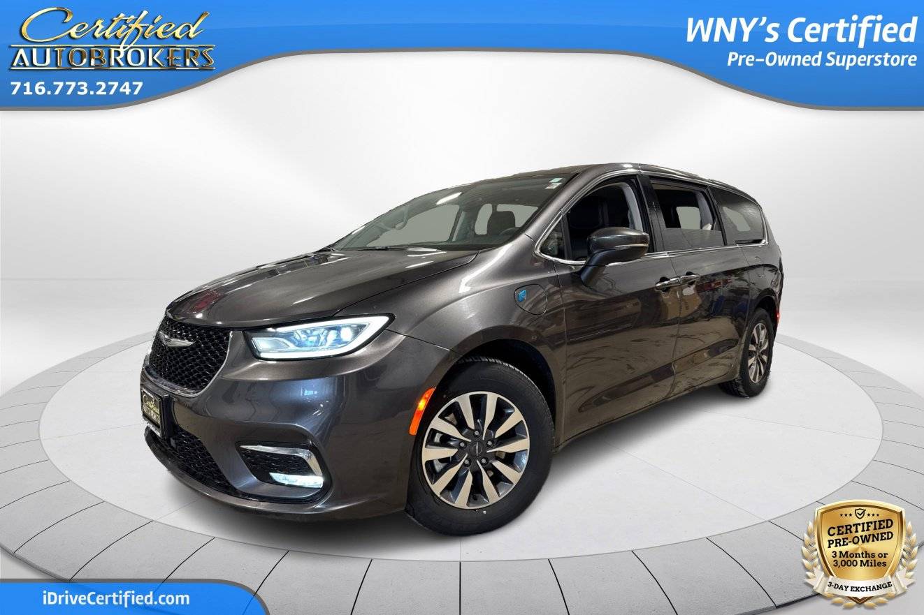 2023 Chrysler Pacifica Hybrid Touring L — Minivan — 53,187 mi — Grand Island, NY