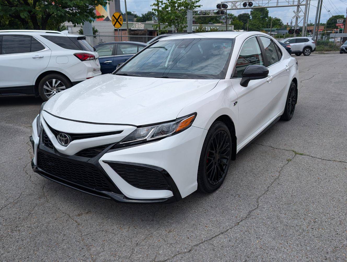 2021 Toyota Camry SE — Sedan — 42,941 mi — Nashville, TN
