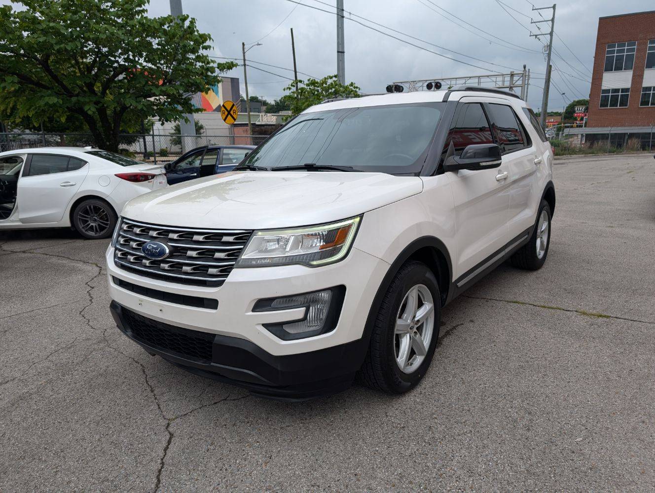 2017 Ford Explorer XLT — SUV — 126,910 mi — Nashville, TN