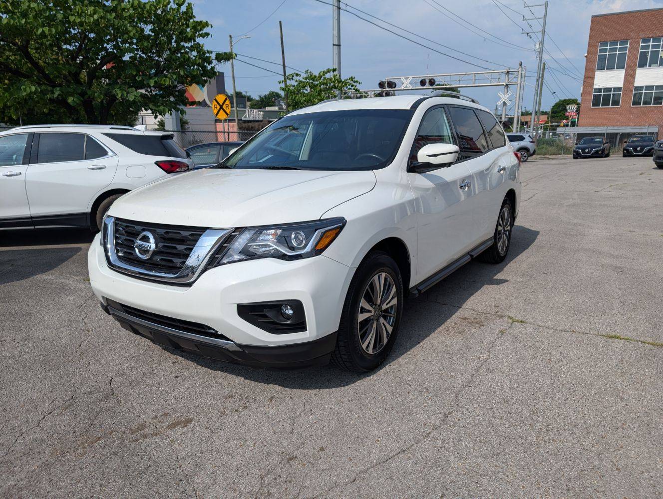 2020 Nissan Pathfinder SL — SUV — 80,420 mi — Nashville, TN