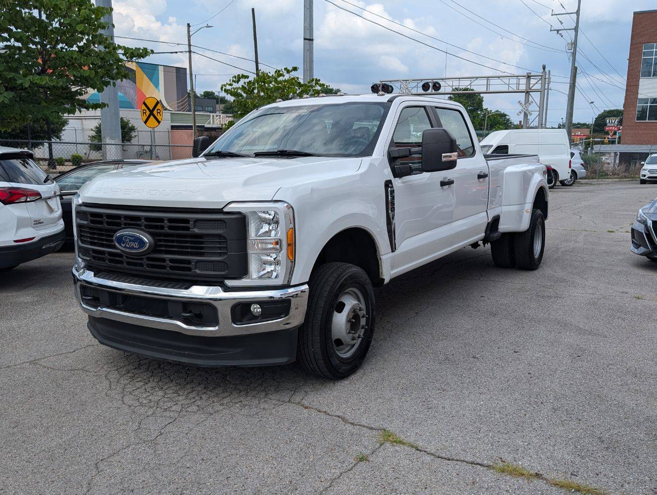 2023 Ford Super Duty F-350 XL — Pickup Truck — 106,662 mi — Nashville, TN