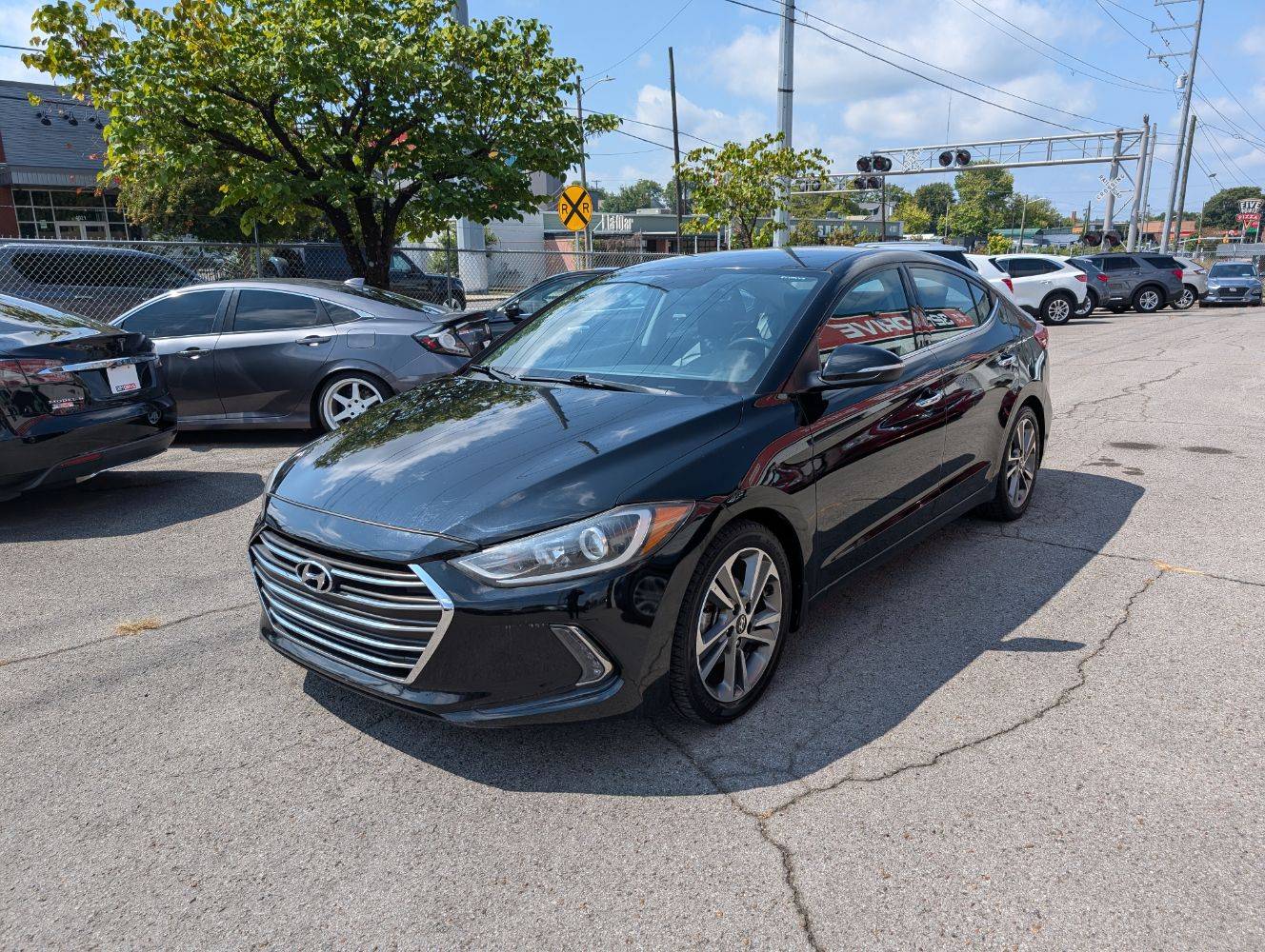 2017 Hyundai Elantra Limited — Sedan — 117,883 mi — Nashville, TN