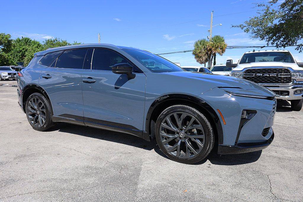 2025 Toyota Crown Signia XLE — SUV — 10,251 mi — Pompano Beach, FL
