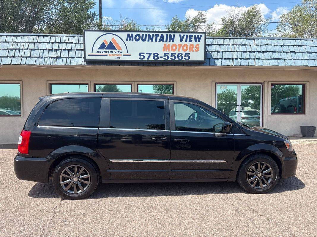 2016 Chrysler Town & Country S — Minivan — 105,853 mi — Colorado Springs, CO