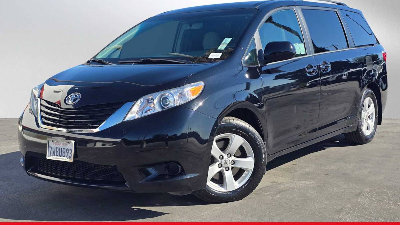 2017 Toyota Sienna LE — Minivan — 93,350 mi — Redwood City, CA