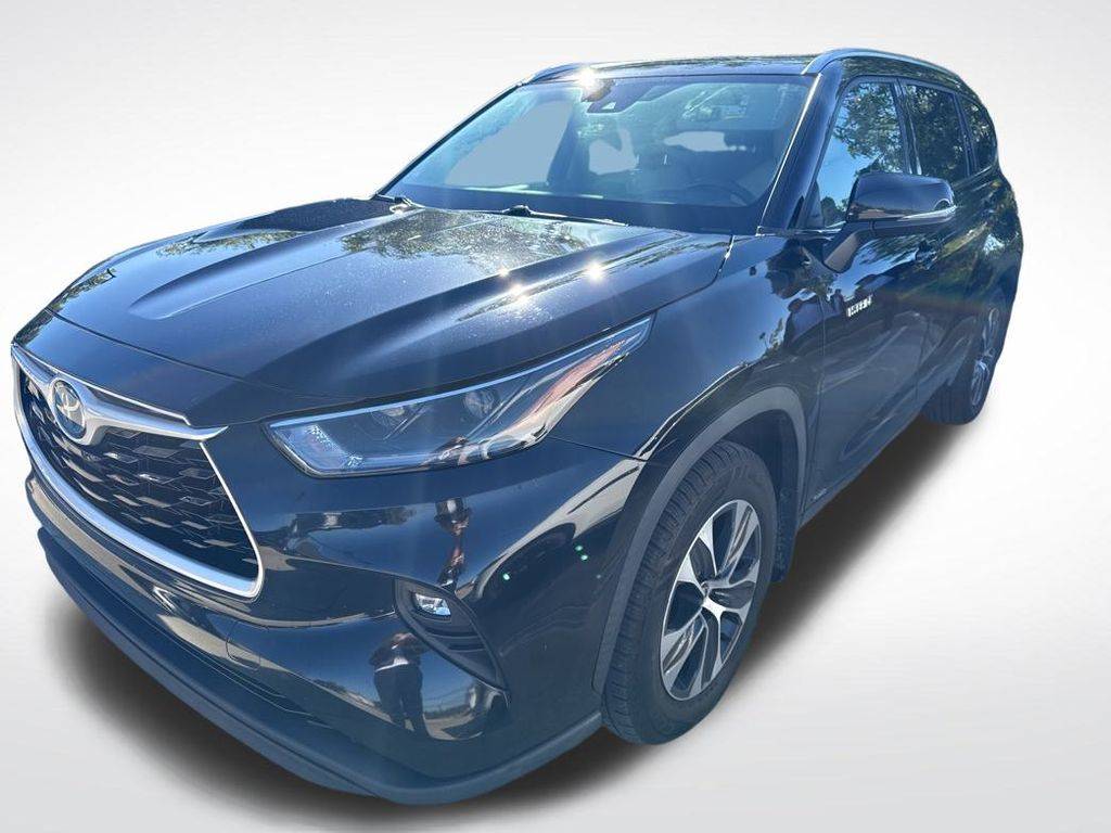 2021 Toyota Highlander Hybrid XLE — SUV — 93,657 mi — Akron, OH