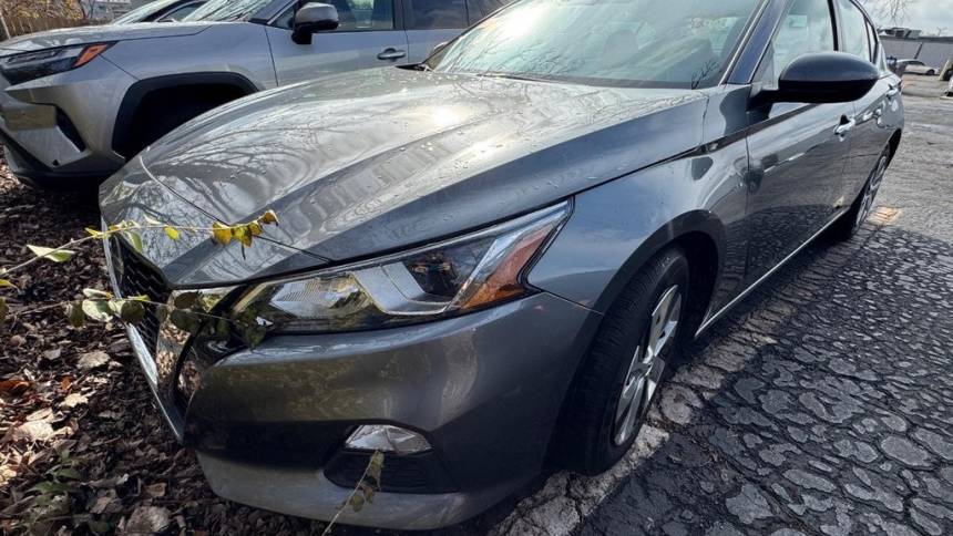 2020 Nissan Altima S — Sedan — 121,854 mi — St. Louis, MO