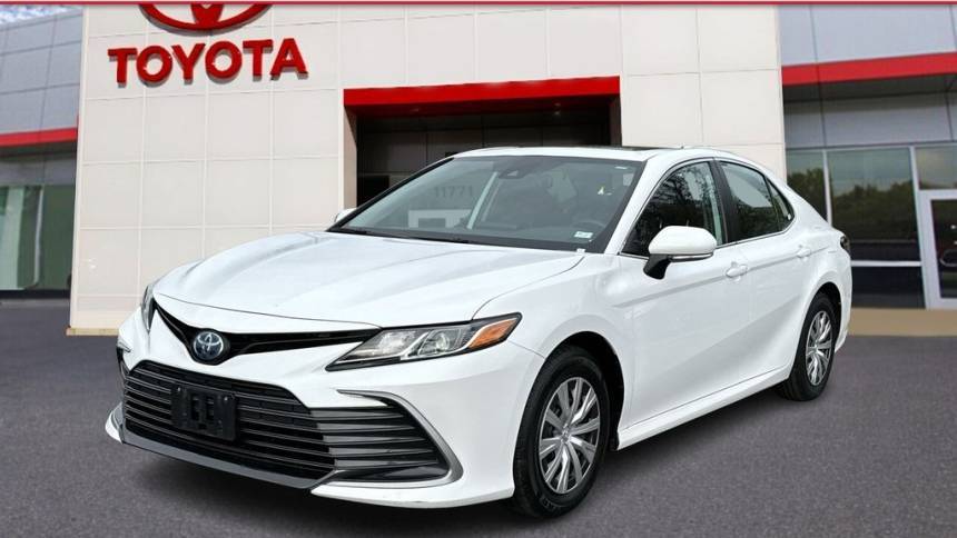 2022 Toyota Camry Hybrid LE — Sedan — 59,812 mi — St. Louis, MO