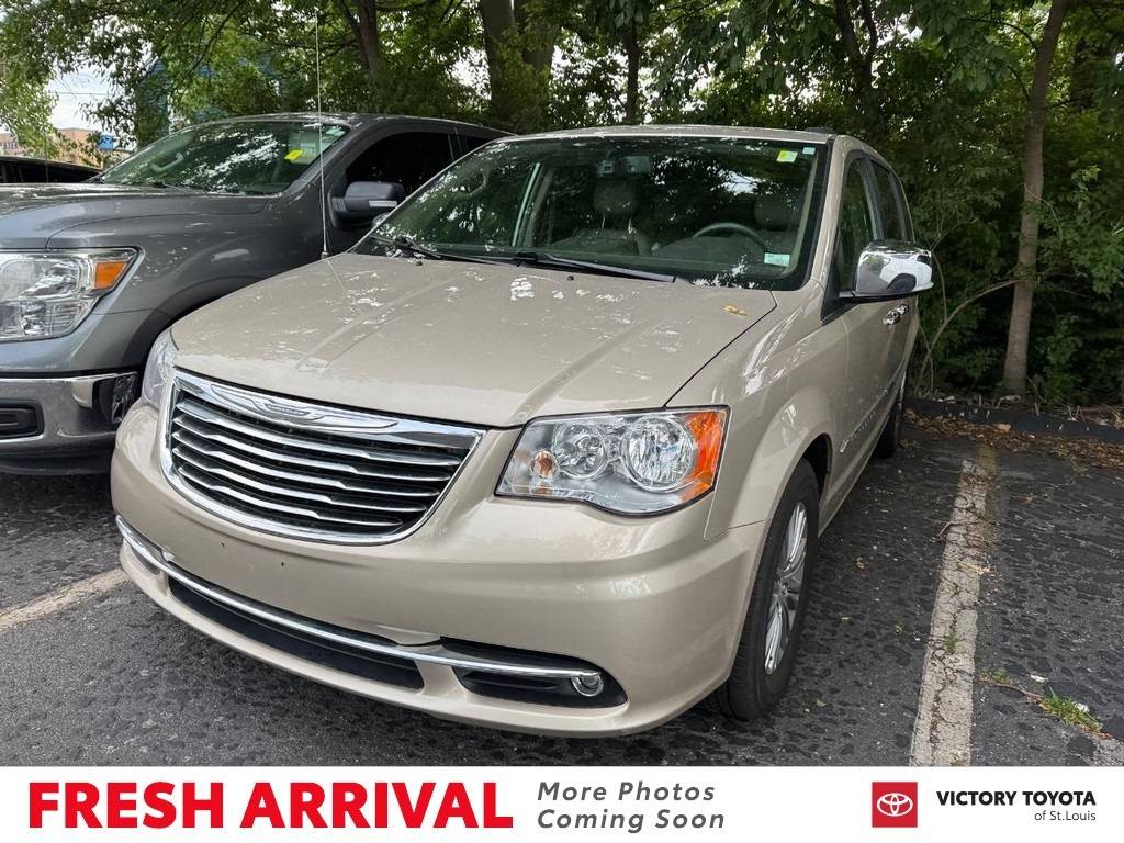 2014 Chrysler Town & Country Touring-L — Minivan — 44,690 mi — St. Louis, MO
