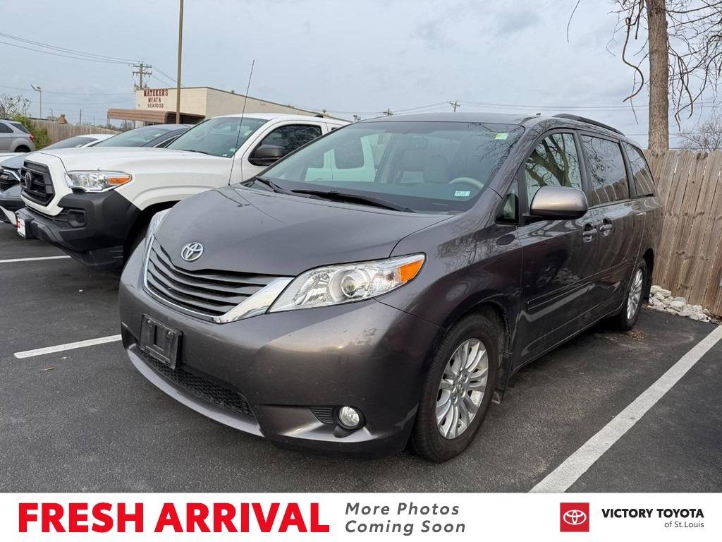 2012 Toyota Sienna Base — Minivan — 116,298 mi — St. Louis, MO