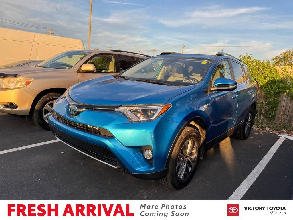 2017 Toyota RAV4 Hybrid XLE — SUV — 53,744 mi — St. Louis, MO