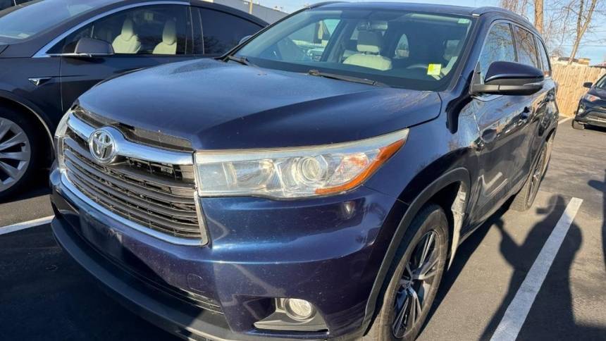 2016 Toyota Highlander XLE — SUV — 104,275 mi — St. Louis, MO