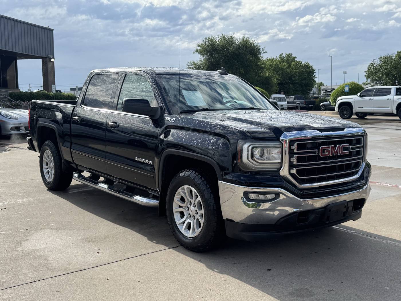 2016 GMC Sierra 1500 SLE — Pickup Truck — 166,164 mi — Plano, TX