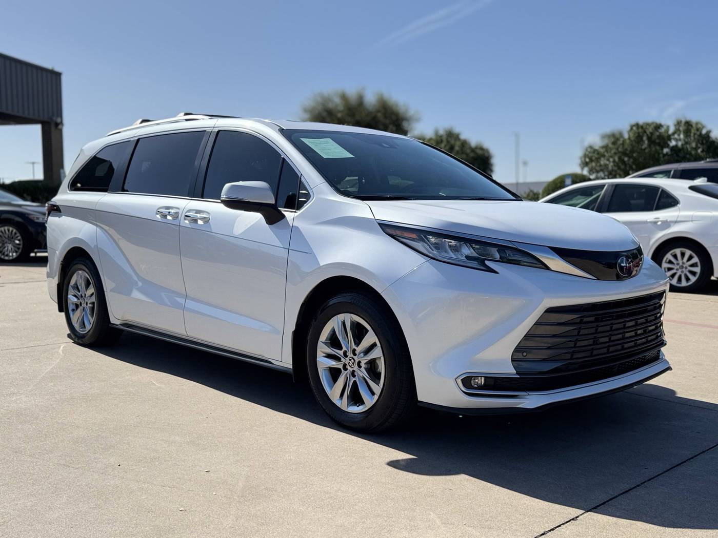2023 Toyota Sienna Limited — Minivan — 32,211 mi — Plano, TX