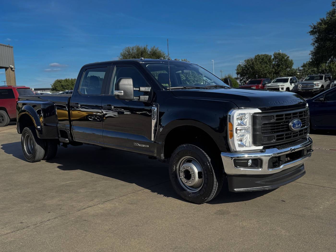 2023 Ford Super Duty F-350 XL — Pickup Truck — 27,155 mi — Plano, TX