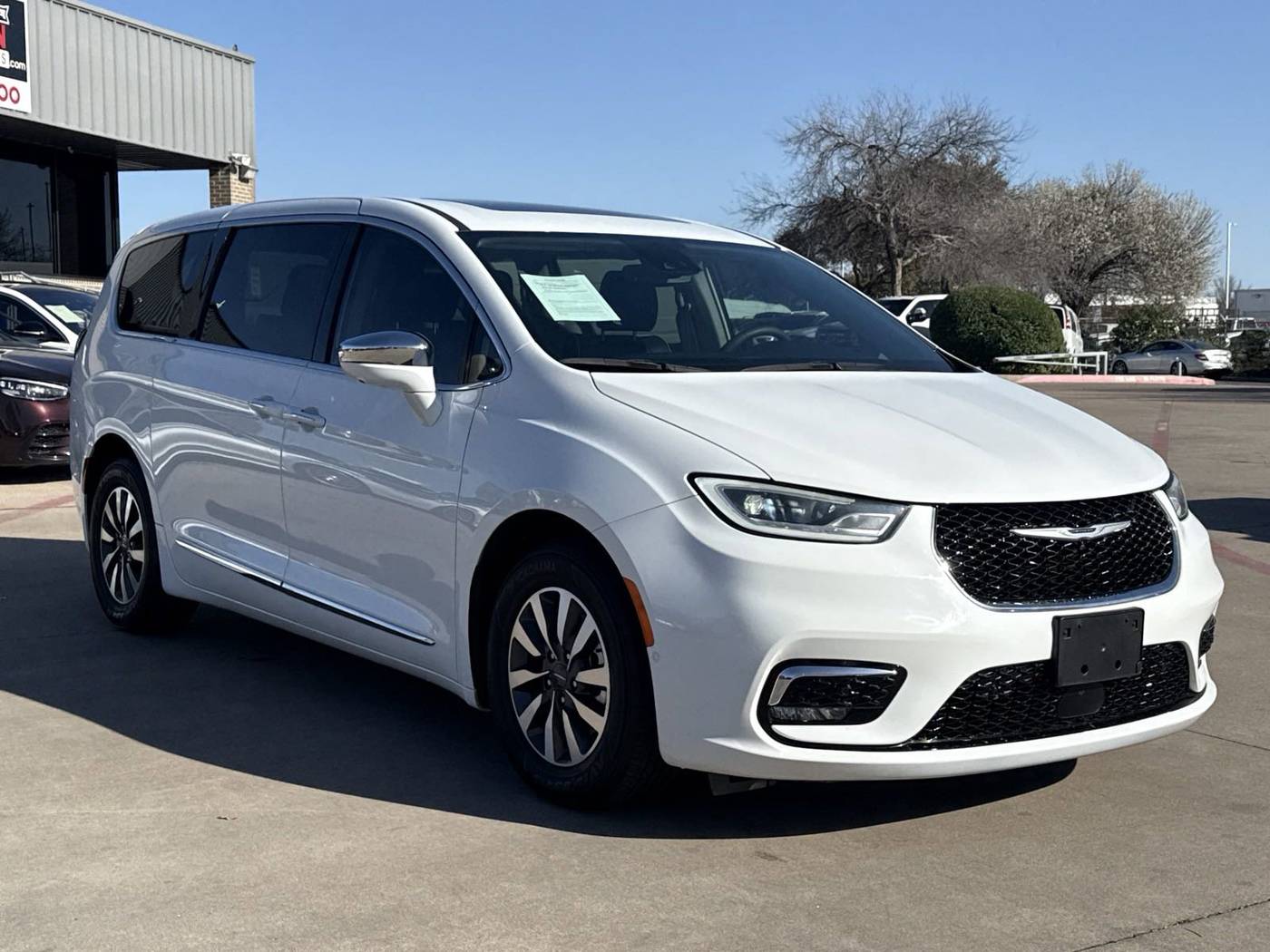 2022 Chrysler Pacifica Hybrid Limited — Minivan — 18,372 mi — Plano, TX