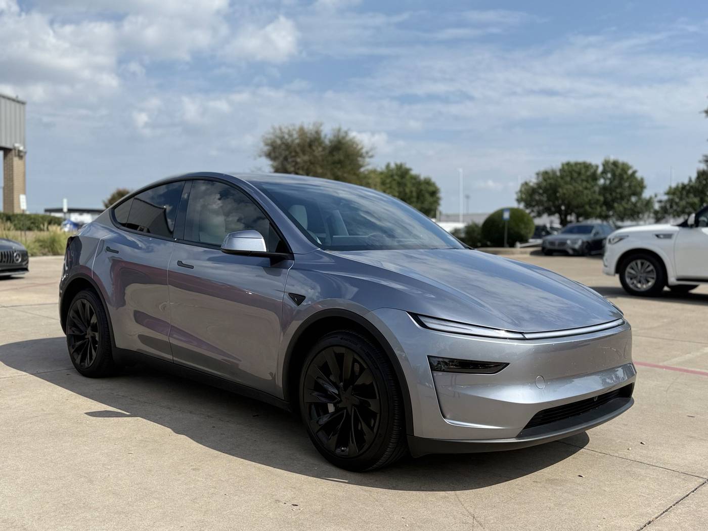 2026 Tesla Model Y Long Range — SUV — 4,200 mi — Plano, TX