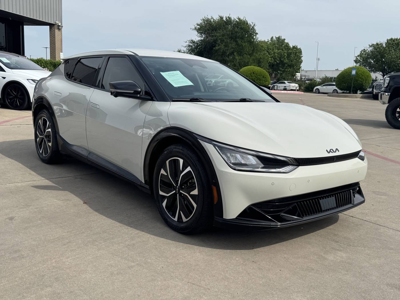 2022 Kia EV6 Wind — SUV — 28,396 mi — Plano, TX