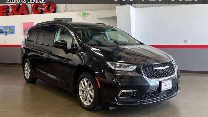 2022 Chrysler Pacifica Touring L — Minivan — 57,306 mi — Longmont, CO